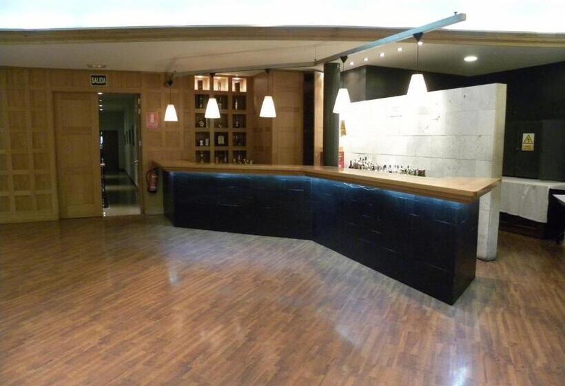 فندق Hostal Las Fuentes