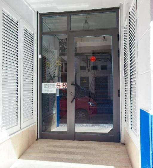 هتل Hostal Las Nieves