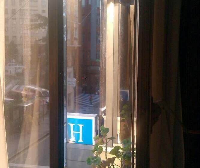 هتل Hostal álvarez