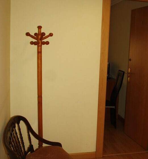 هتل Hostal álvarez