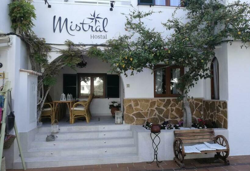 هتل Boutique Hostal Mistral
