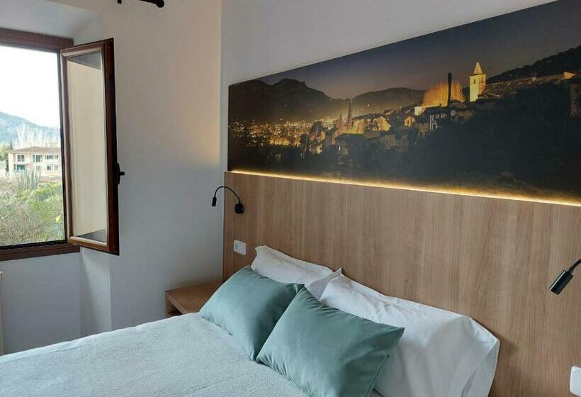 فندق Hostal Nadal