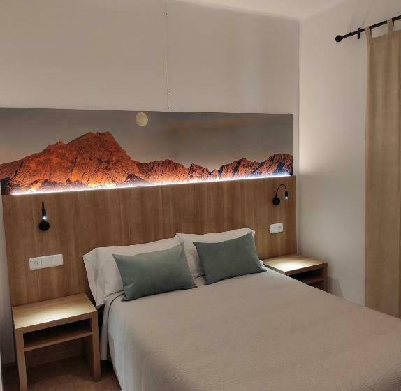 فندق Hostal Nadal