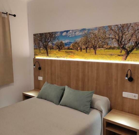 فندق Hostal Nadal