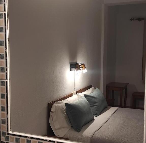 فندق Hostal Nadal