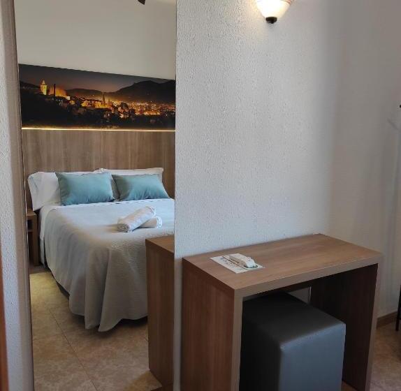 فندق Hostal Nadal