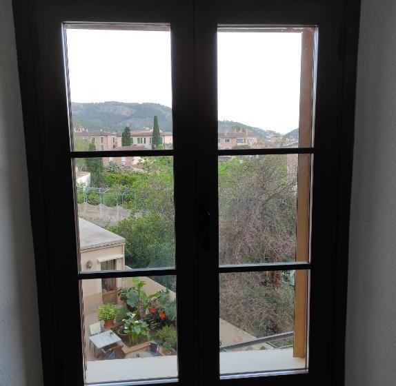 فندق Hostal Nadal