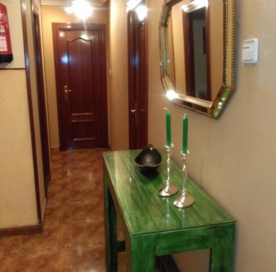 هتل Hostal Pachin