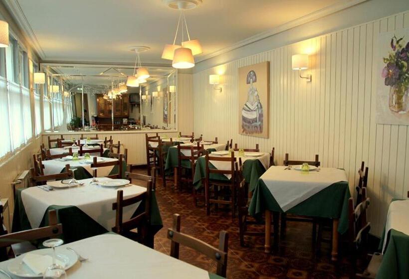 هتل Hostal Pachin