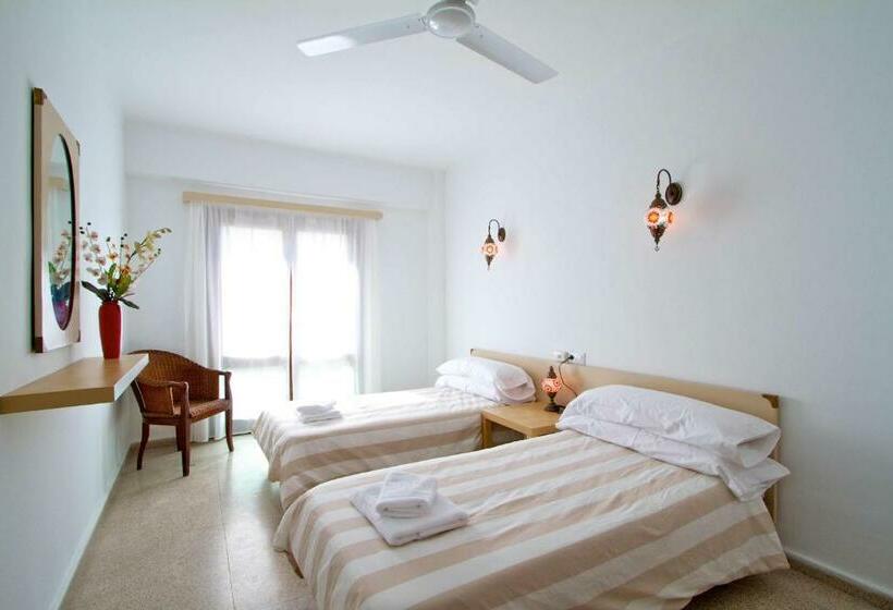 فندق Hostal Paris