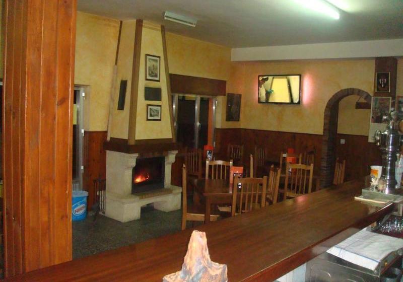 ホテル Hostal Poncebos