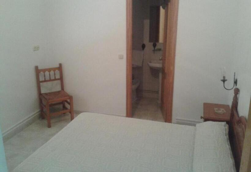 ホテル Hostal Restaurante Los Bronces