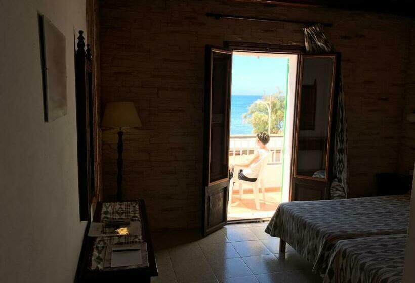 호텔 Hostal Restaurante Playa