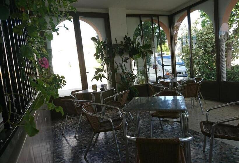 ホテル Hostal Restaurante Rufino