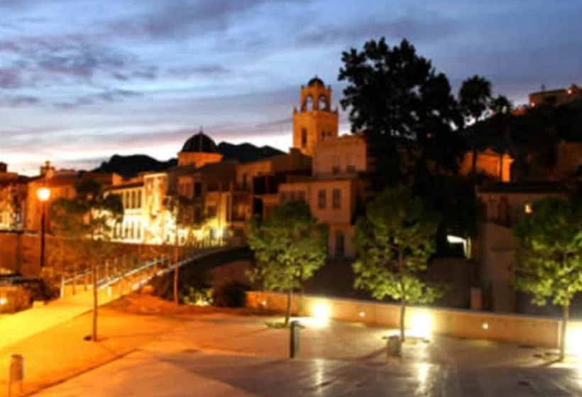 Отель Hostal Rey Teodomiro