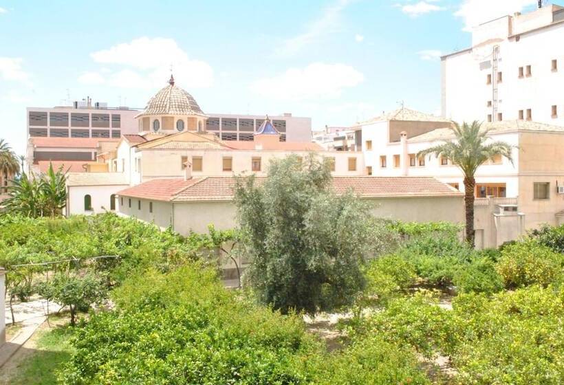 Отель Hostal Rey Teodomiro