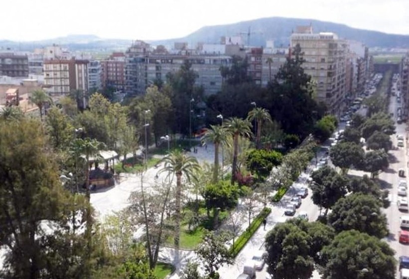 Отель Hostal Rey Teodomiro