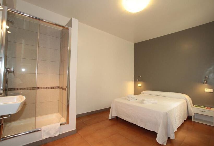 هتل Hostal Ripoll Ibiza