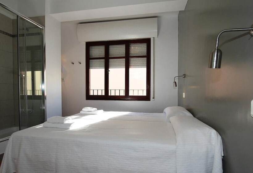 هتل Hostal Ripoll Ibiza