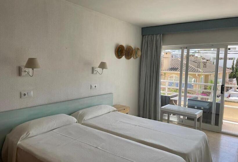 فندق Hostal Roberto