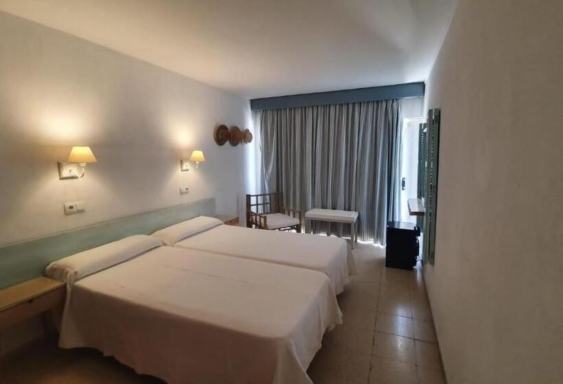 فندق Hostal Roberto