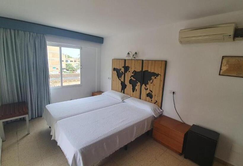 فندق Hostal Roberto