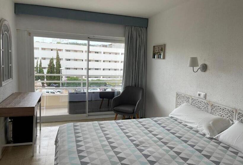 فندق Hostal Roberto