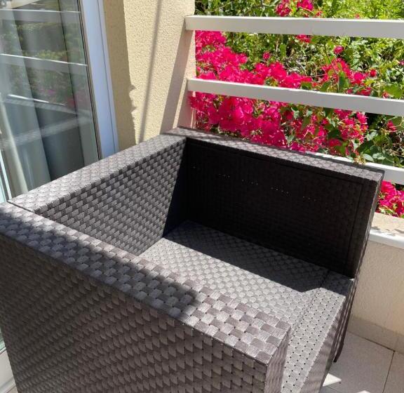 فندق Hostal Roberto