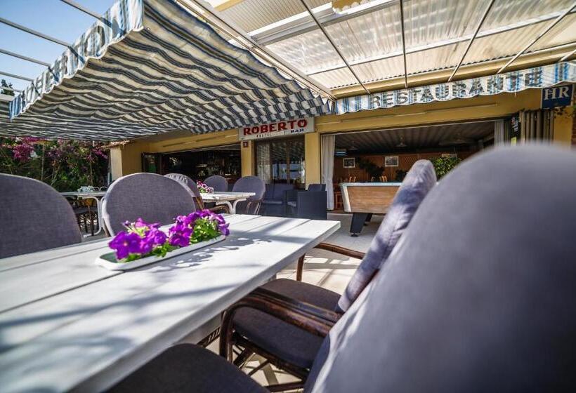 فندق Hostal Roberto