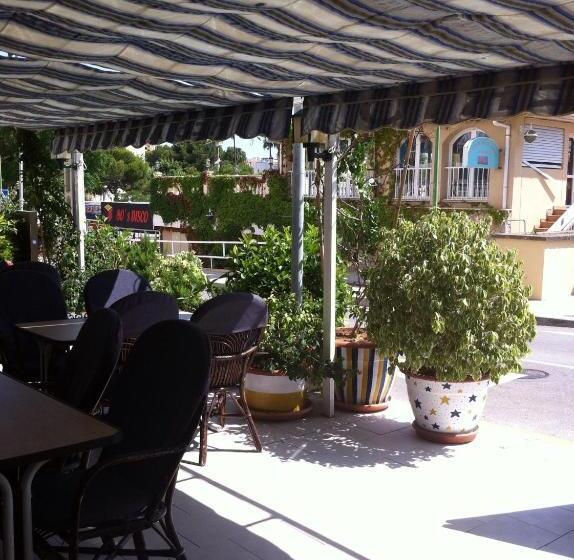 فندق Hostal Roberto