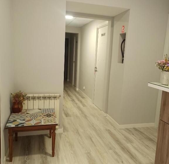 בית מלון כפרי Hostal Ruta De Francia