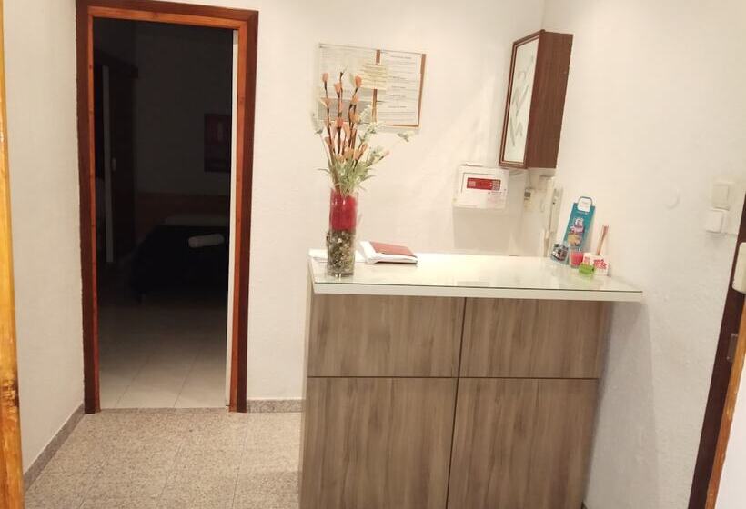 בית מלון כפרי Hostal Ruta De Francia