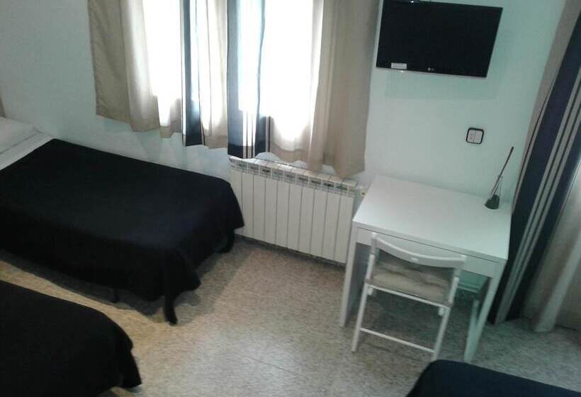 בית מלון כפרי Hostal Ruta De Francia