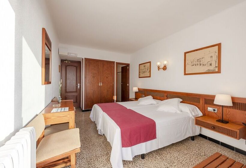 ホテル Hostal Sa Baronia