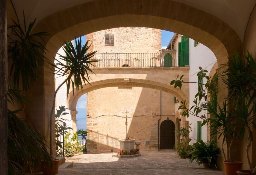 ホテル Hostal Sa Baronia