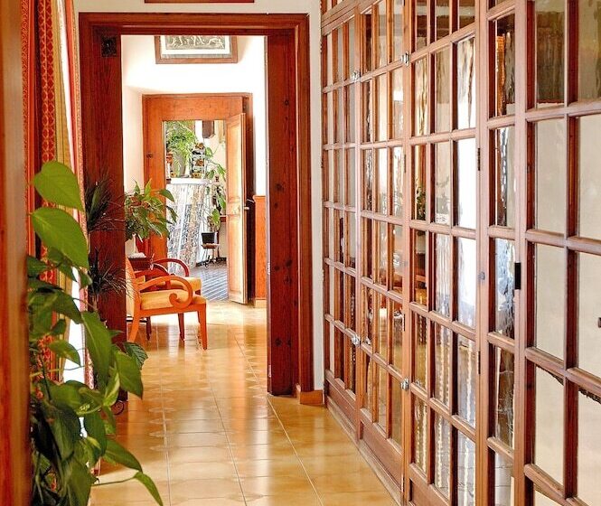 ホテル Hostal Sa Baronia