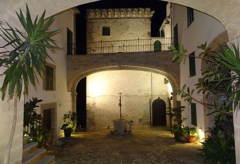 ホテル Hostal Sa Baronia