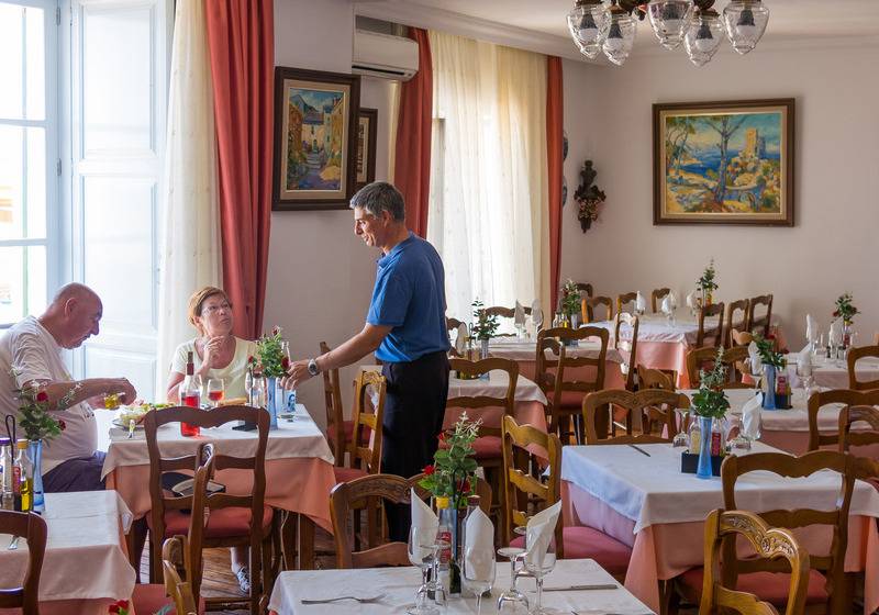 ホテル Hostal Sa Baronia