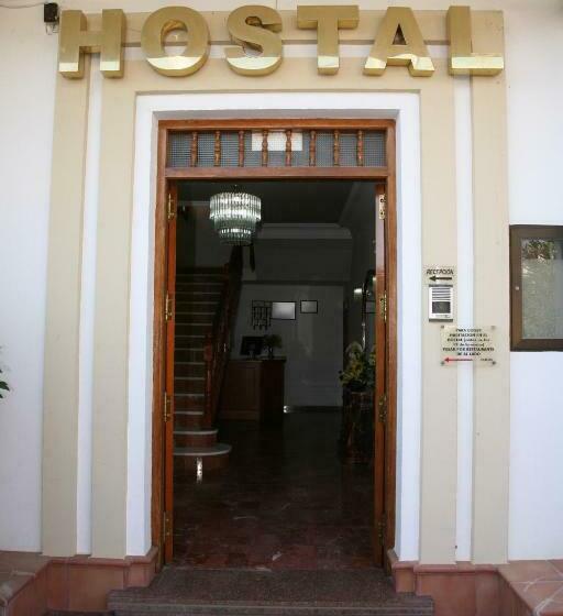 هتل Hostal Santa Barbara