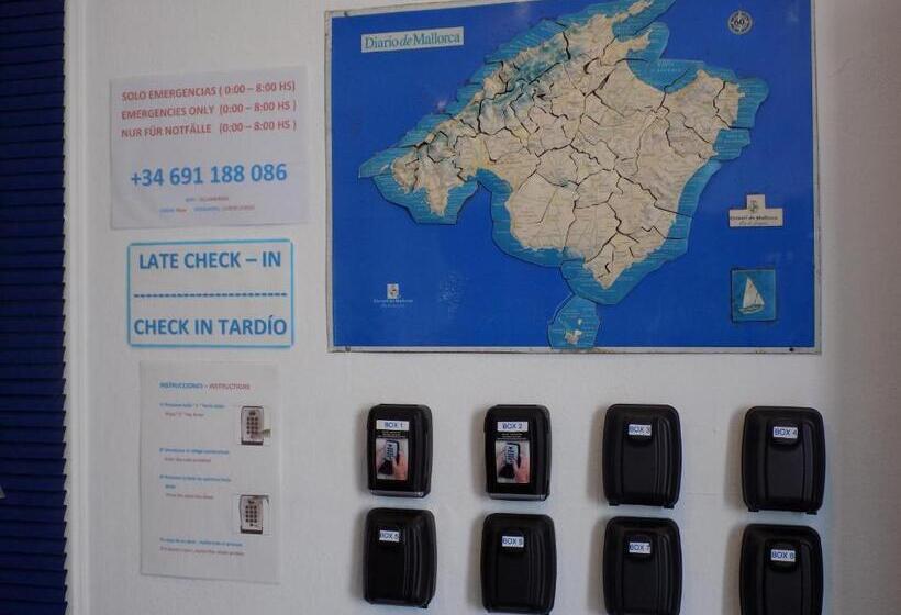 فندق Hostal Villa Maruja