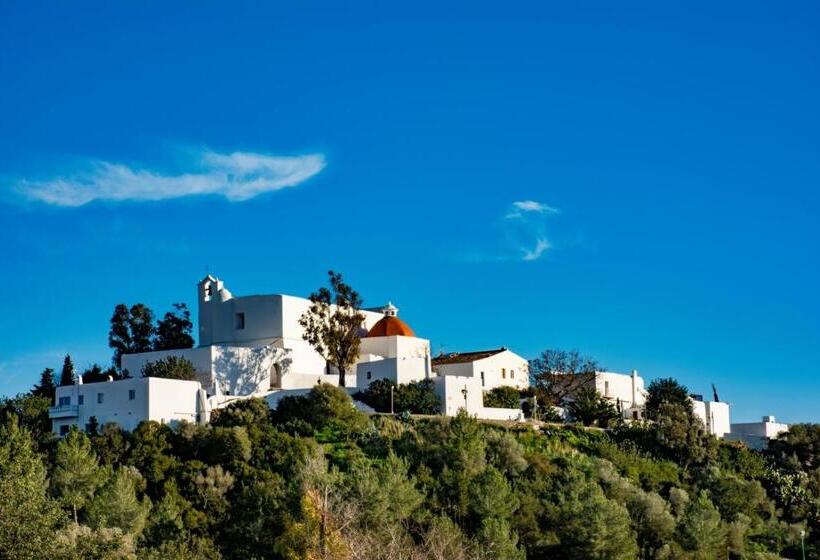 فندق Hostal Y Apartamentos Santa Eulalia