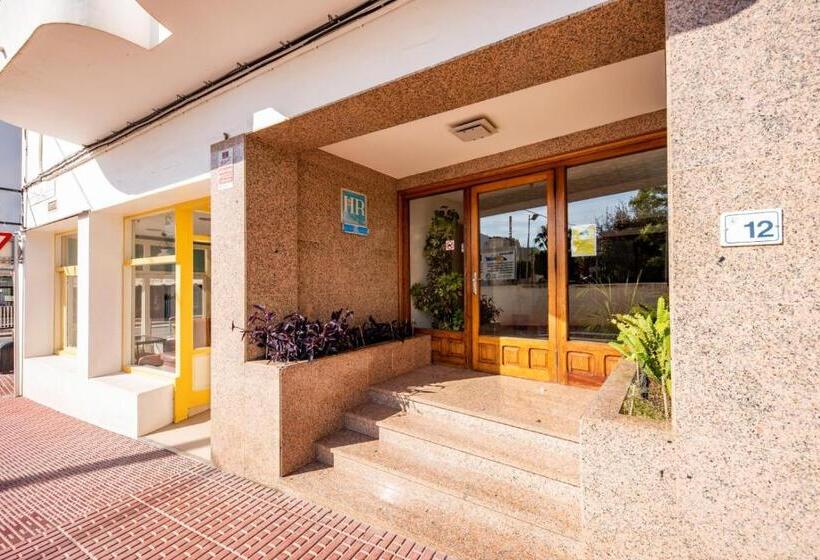 فندق Hostal Y Apartamentos Santa Eulalia