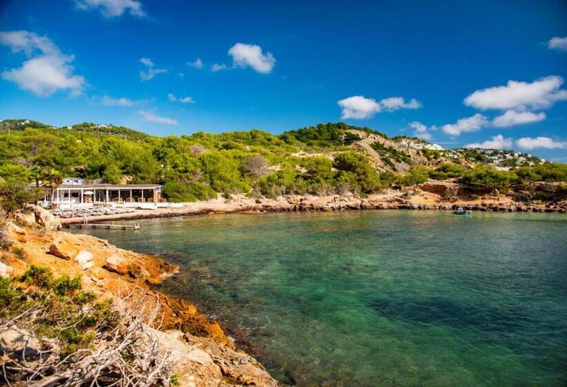 فندق Hostal Y Apartamentos Santa Eulalia