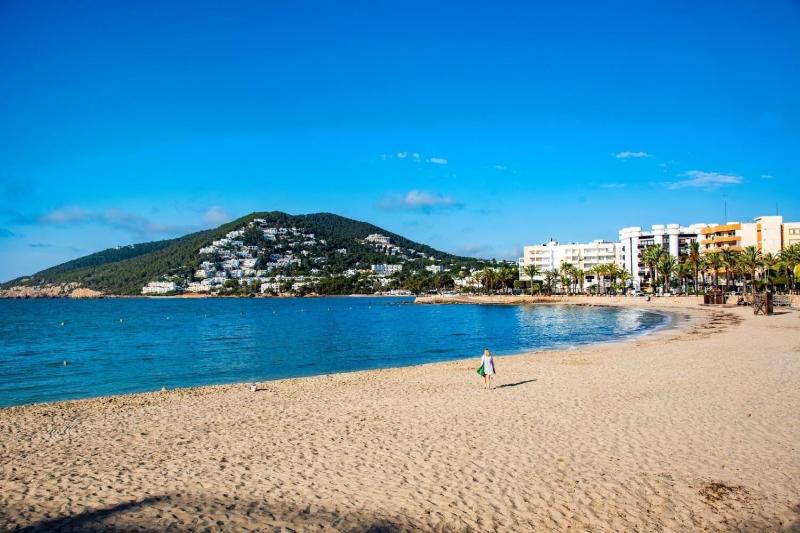 فندق Hostal Y Apartamentos Santa Eulalia