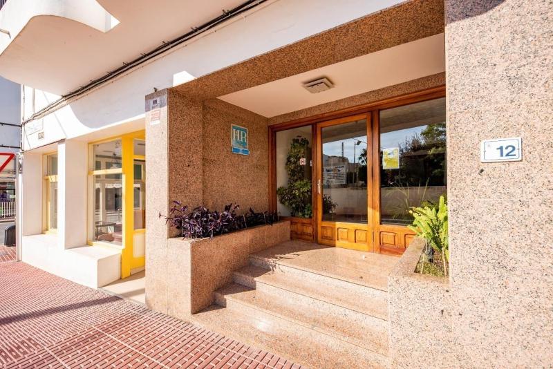 فندق Hostal Y Apartamentos Santa Eulalia