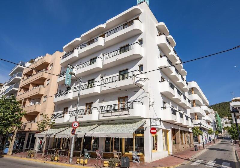 فندق Hostal Y Apartamentos Santa Eulalia
