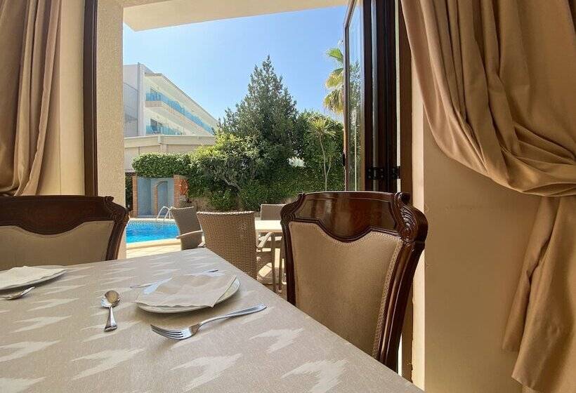 هتل Hostal Villa Rosa