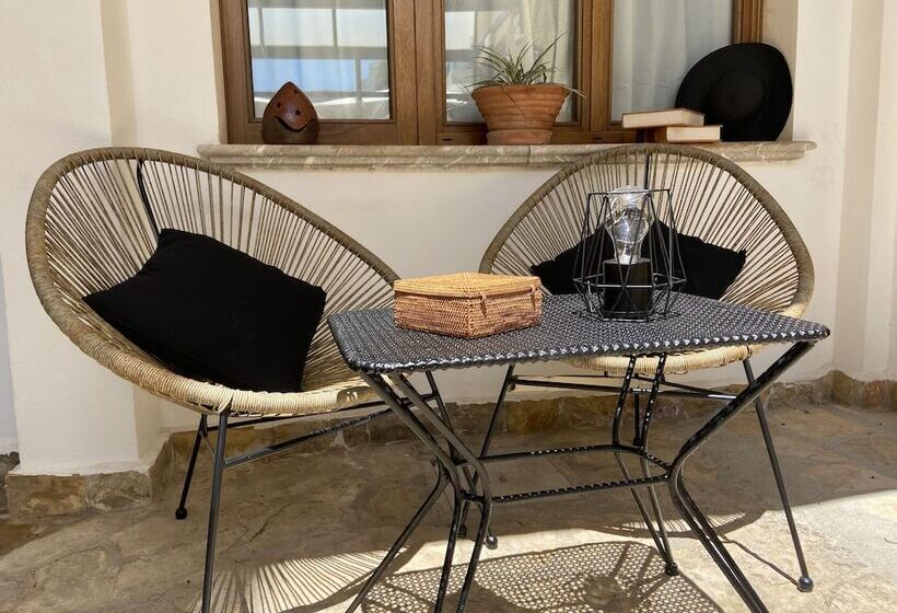 هتل Hostal Villa Rosa