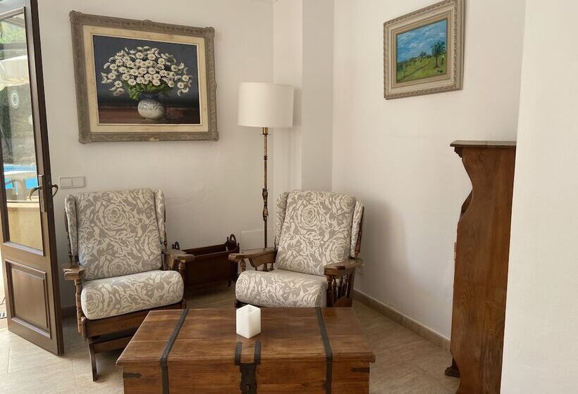 هتل Hostal Villa Rosa