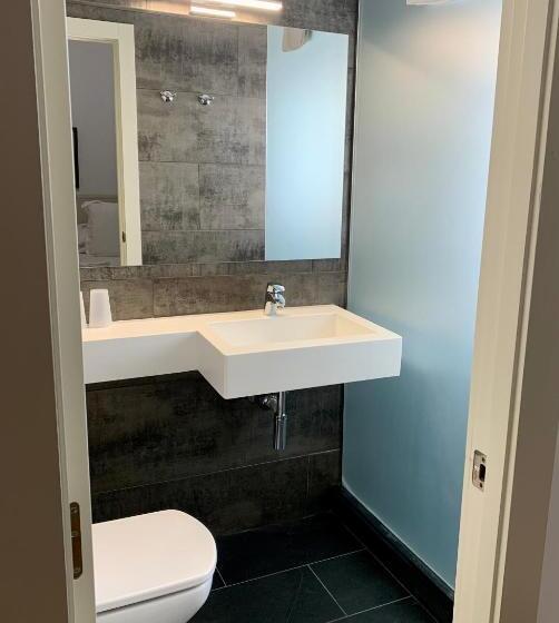 فندق Jeni & Restaurant